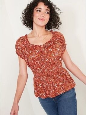 Old Navy rust floral smocked peasant top